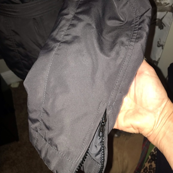 New Arrival “Gallery” Mid size small winter coat - Picture 5 of 7